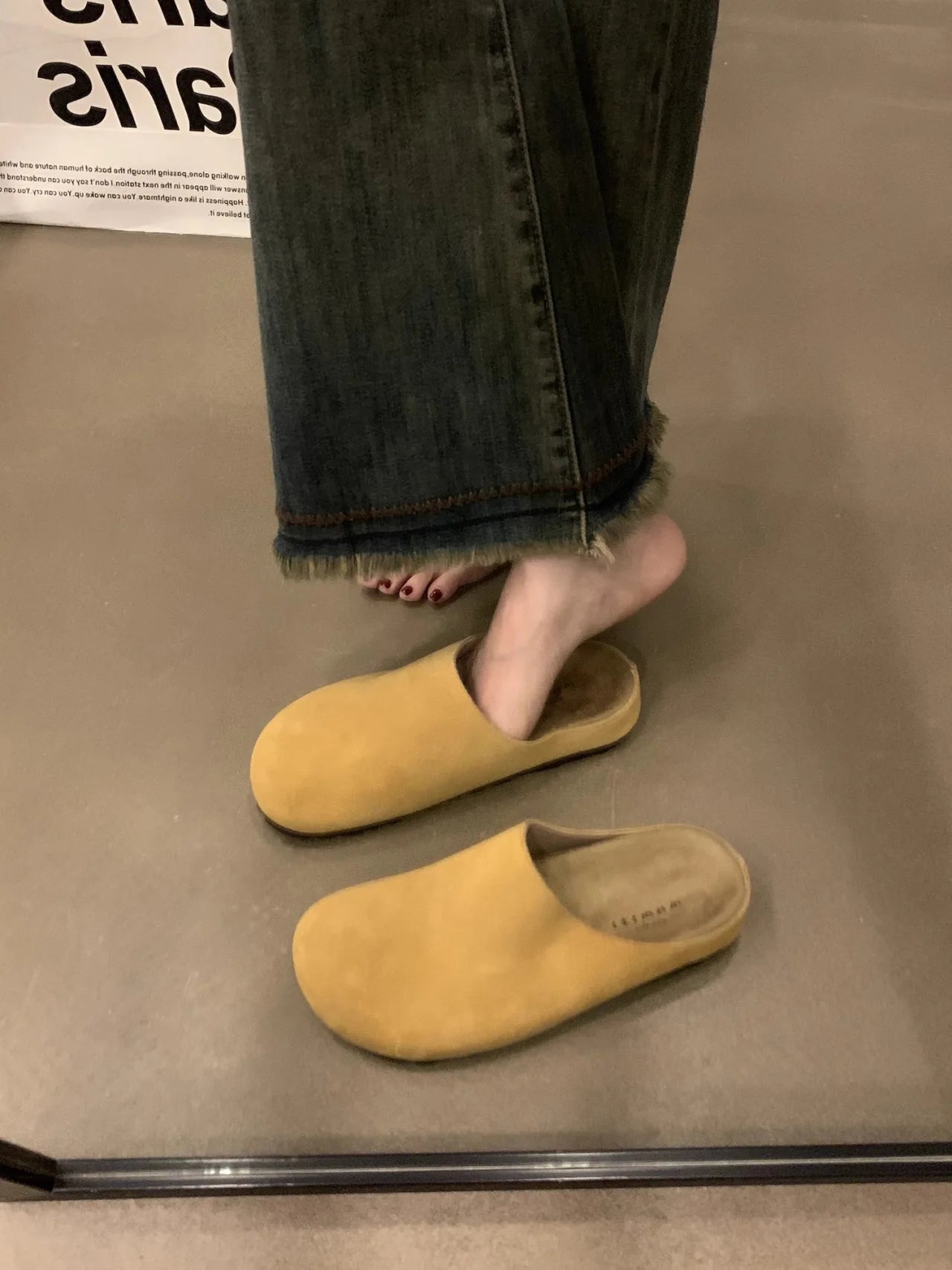 Crestar Fashion Flat Slippers For Women 2025 New Outdoor Cozy Soft Flat Mules Lady Retro Spring House Slides Antiskid Beach Shoe