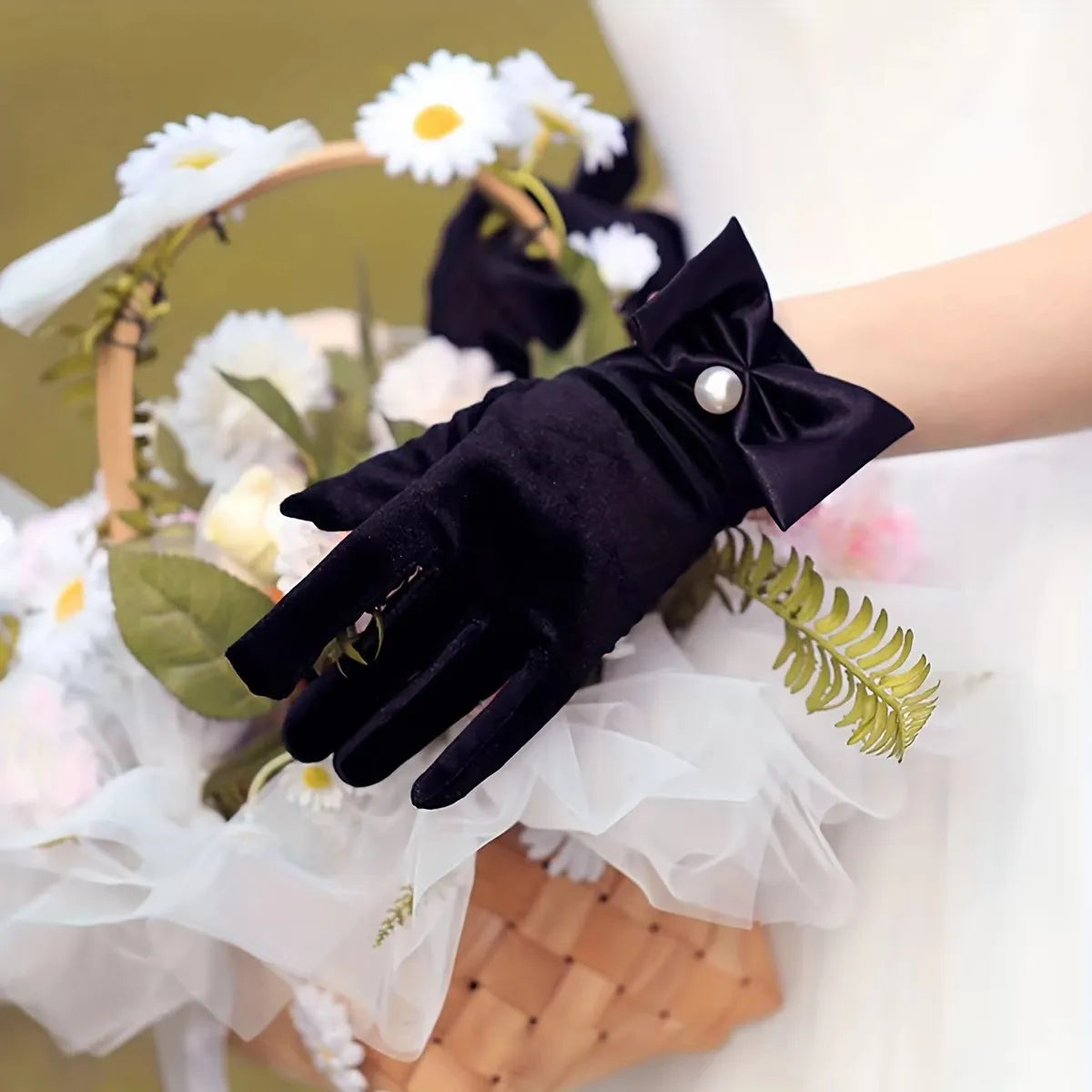 French Vintage Black Pearl Elegant Short Gloves Bridal Wedding Ball Halloween Split Finger Gloves
