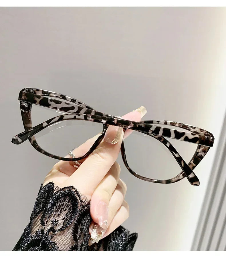 Cat Eye Clear Lens Presbyopia Glasses Retro Gradient Butterfly Frame Reading Glasses Blue Light Blocking Eye Protection Eyewear