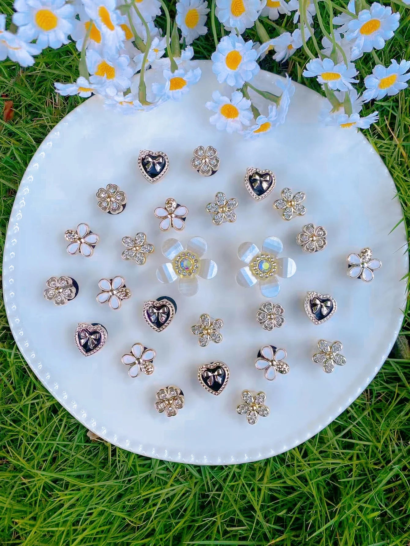 26 black oil-dripped heart, small flower, five-petal flower and other DIY shoe buckle decorations, multi-functional shoe clip ac