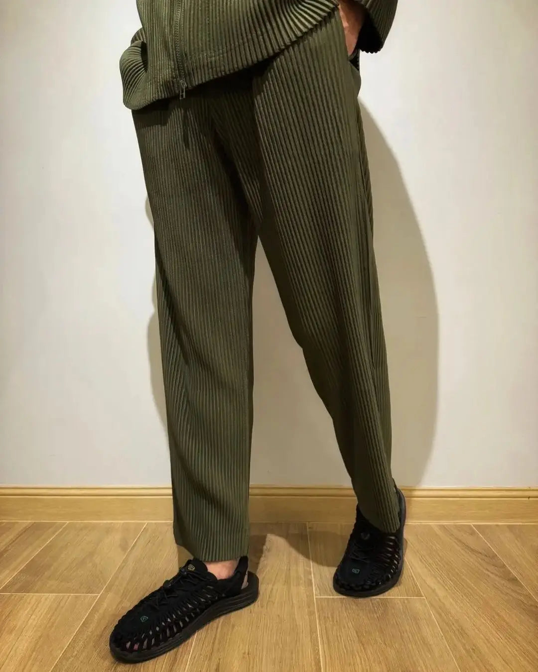 Pleats Pleated Commuter Pants Men's 2024 Autumn New Draped Elastic Trousers Casual Japanese Men Solid Color Nine Minute Pants