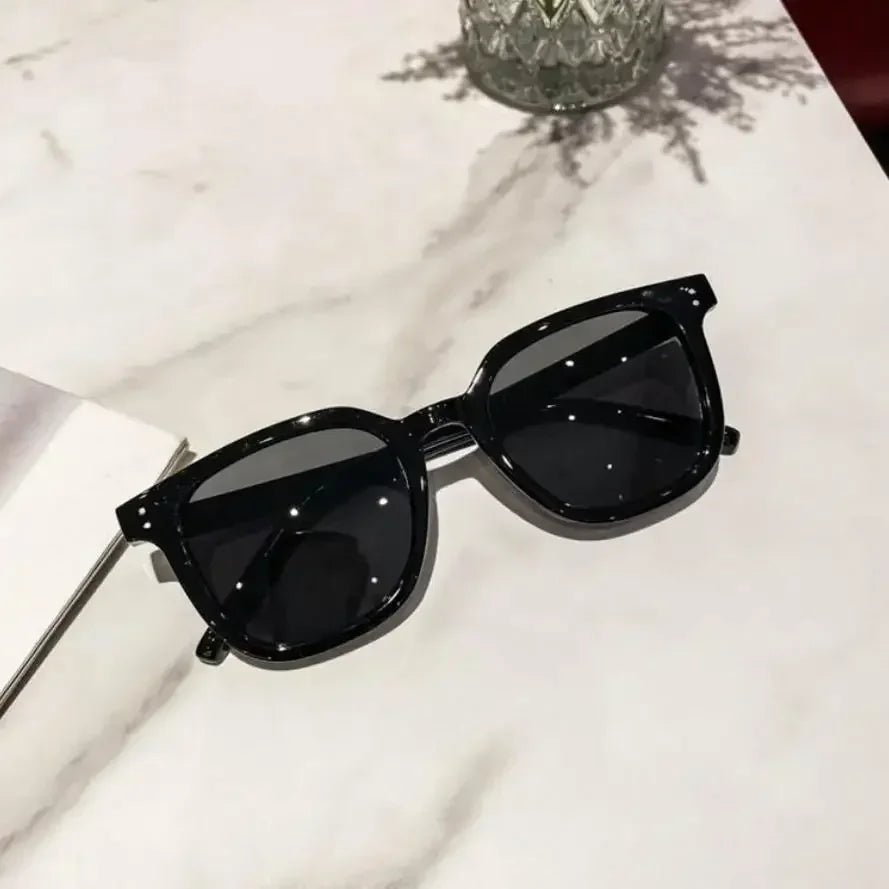 New Vintage Square Sunglasses Women Men Luxury Brand Small Round Sun Glasses Female Small Eyewear Oculos De Sol for Male Female
