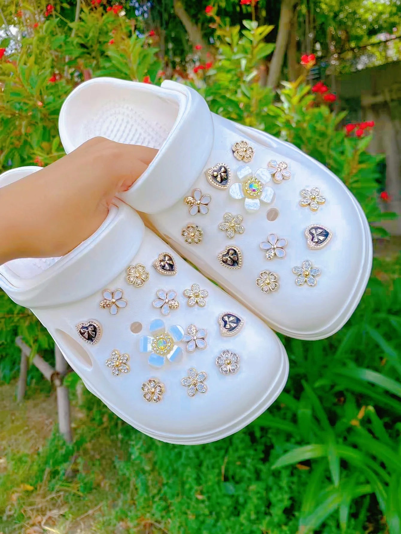 26 black oil-dripped heart, small flower, five-petal flower and other DIY shoe buckle decorations, multi-functional shoe clip ac
