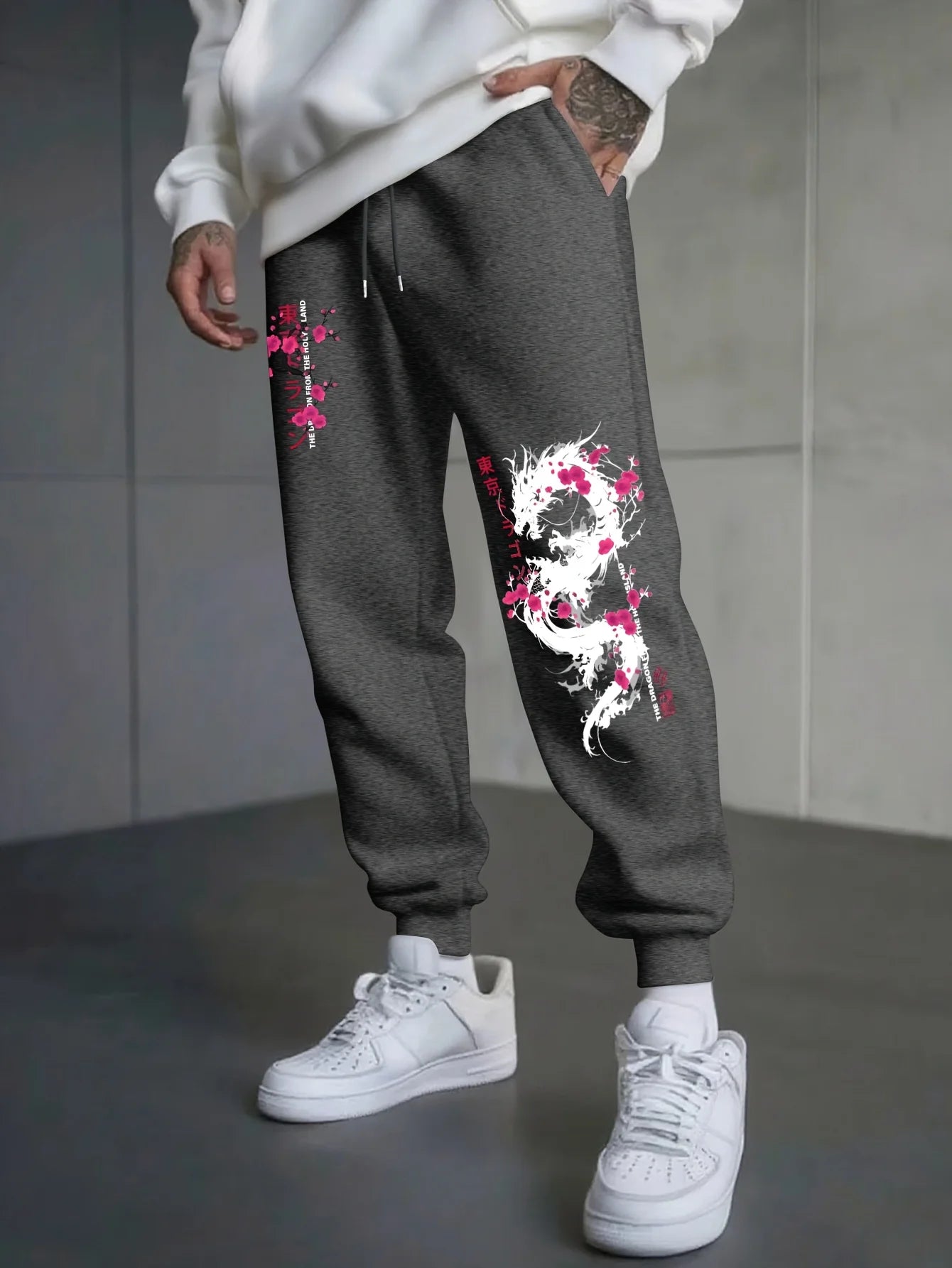 Japanese Dragon and Cherry Blossom Element Print Autumn and Winter Men's Fleece Casual Trousers for Jogging and Outdoor Sports