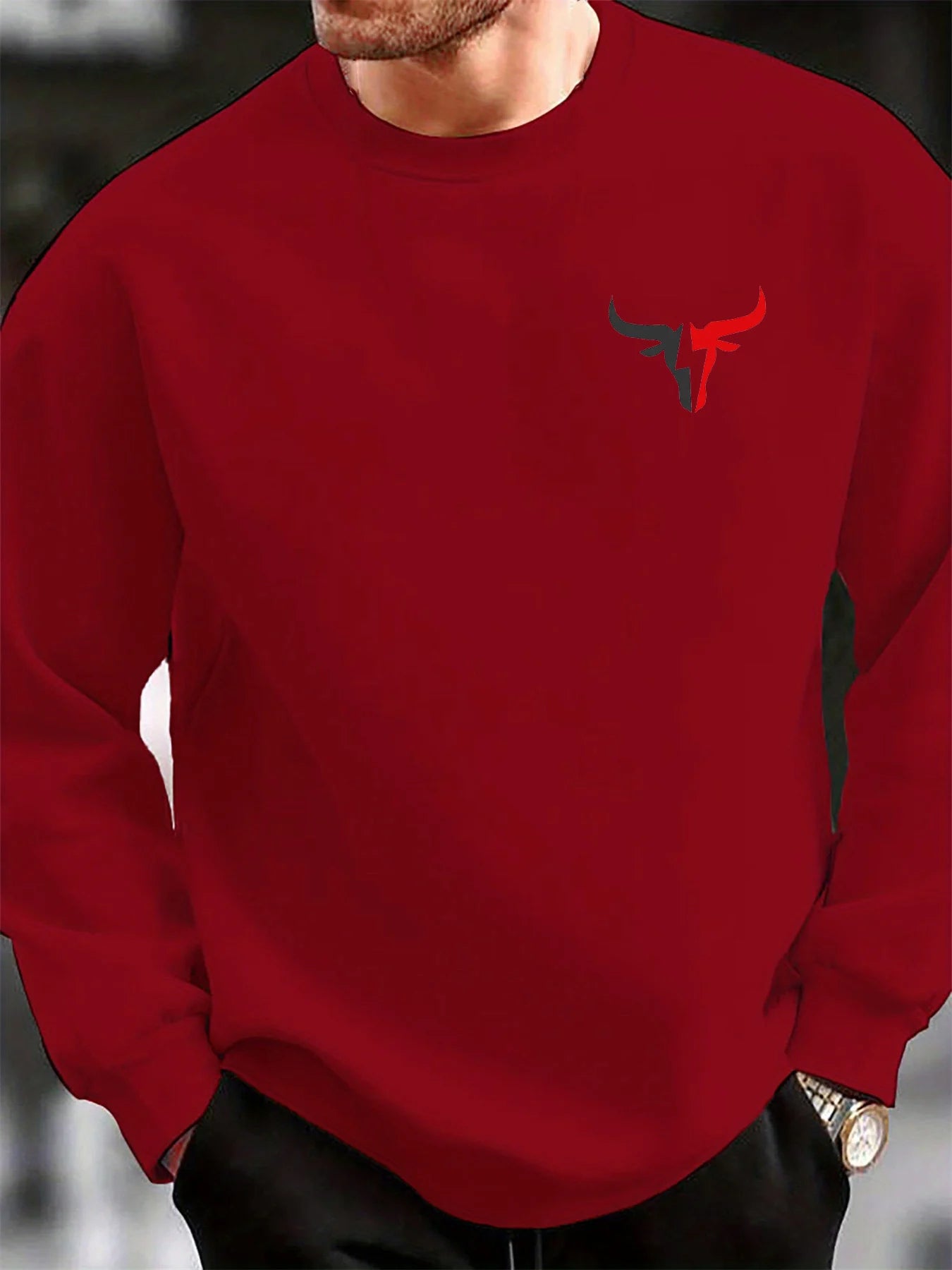 Men's autumn and winter casual loose fashion classic bull pattern printed long sleeved round neck sweatshirt
