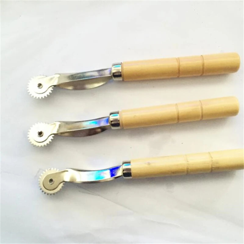Sewing Tool Kit Accessories Handle Practical Serrate Edge Pattern Tracer Tracing Tailor Chalk Wheel Tailor Stitching Marker NEW