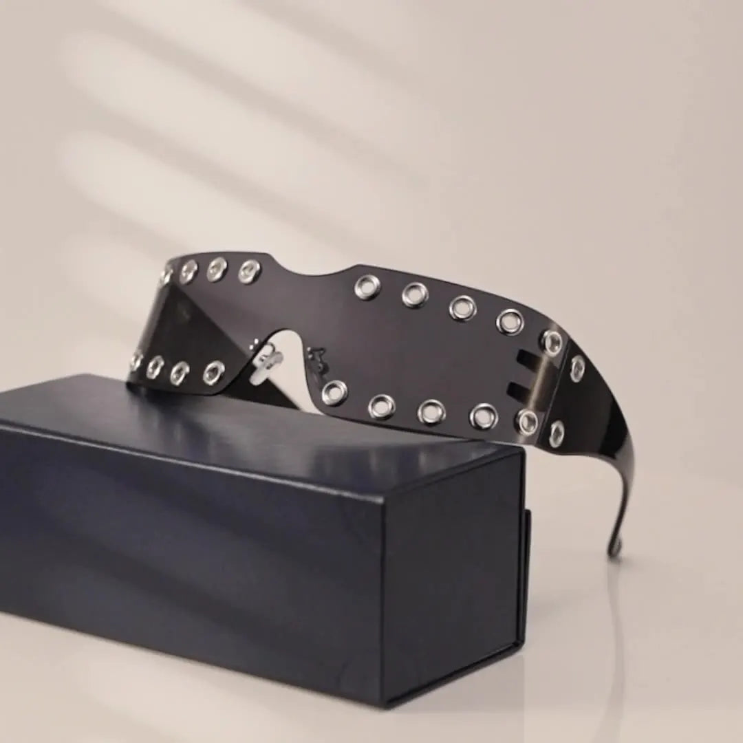 Oversized One-piece Gothic Punk Style Cool Rivet Sunglasses for Men and Women Street Stage Party Large Frame Goggles Shades