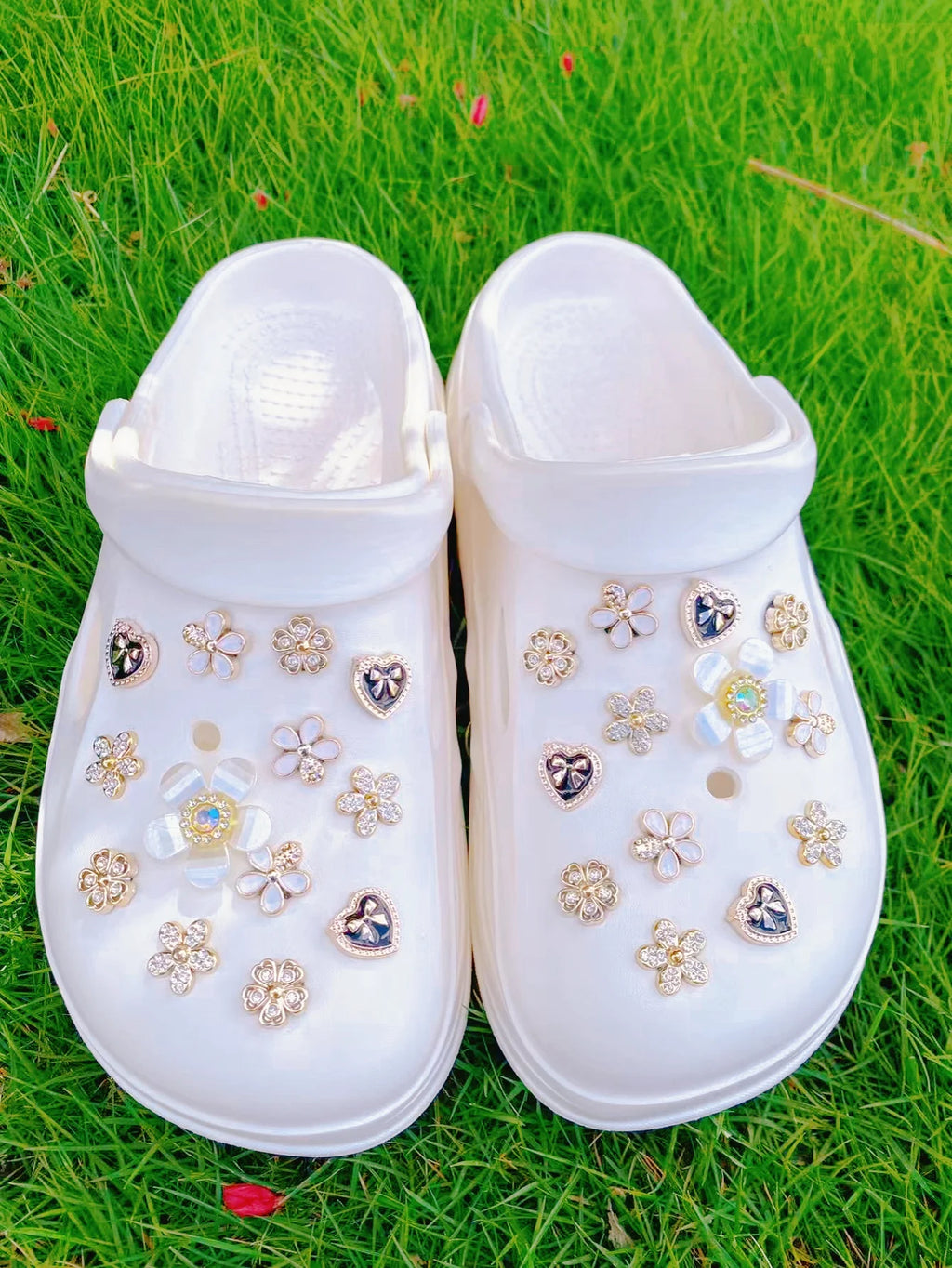 26 black oil-dripped heart, small flower, five-petal flower and other DIY shoe buckle decorations, multi-functional shoe clip ac