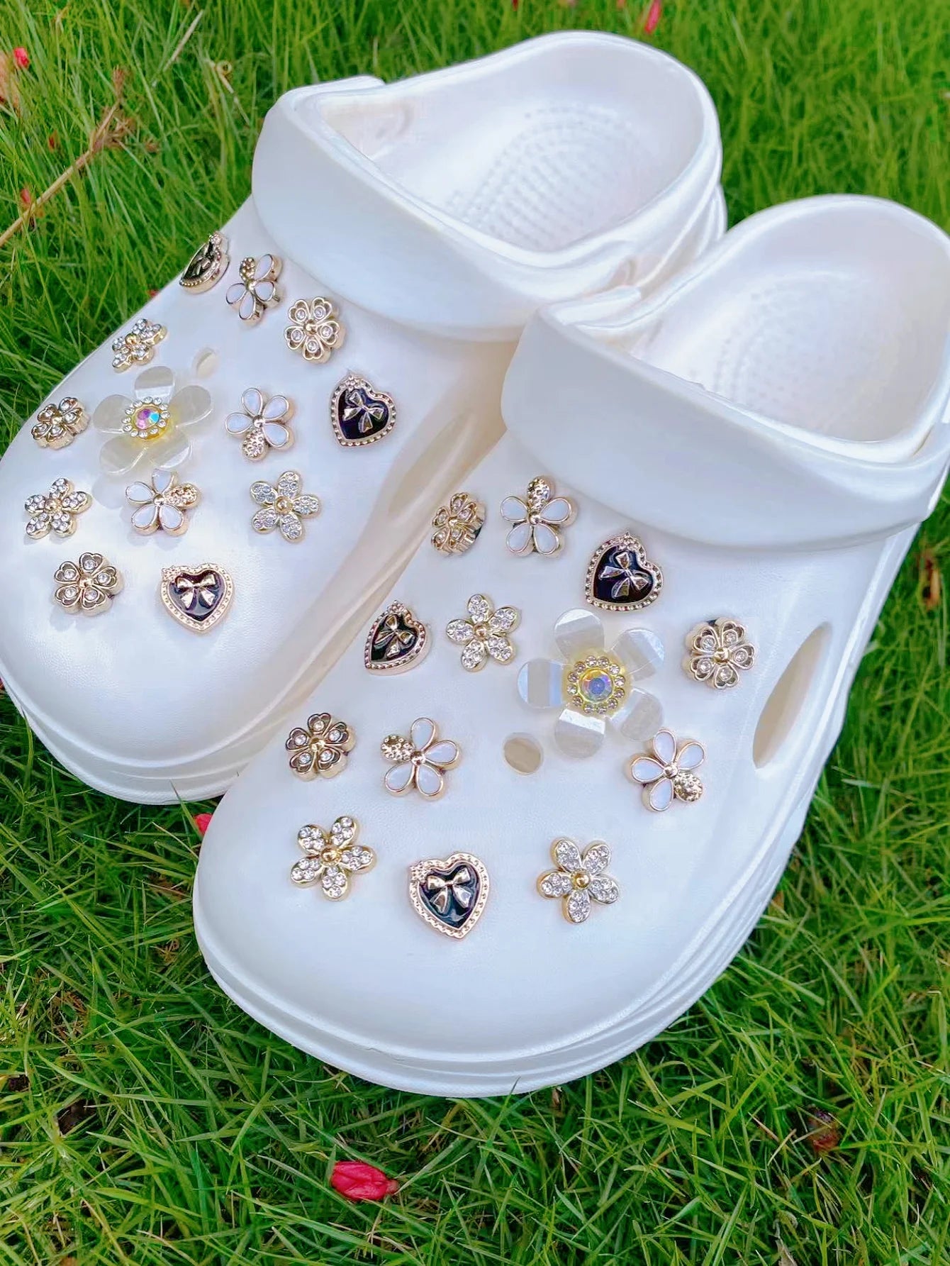 26 black oil-dripped heart, small flower, five-petal flower and other DIY shoe buckle decorations, multi-functional shoe clip ac