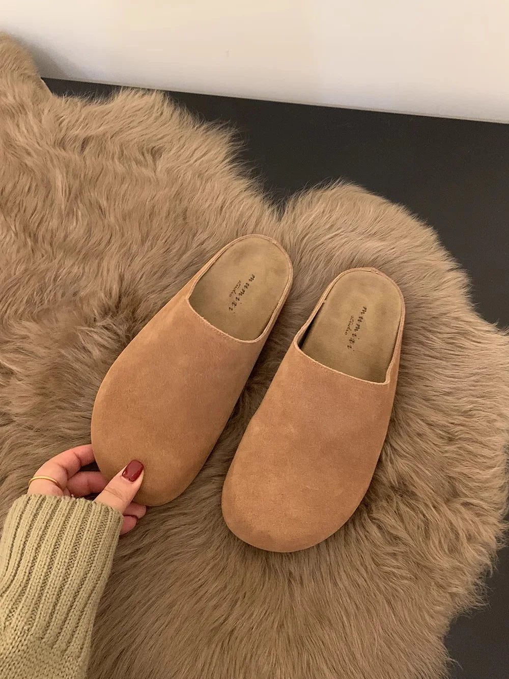 Crestar Fashion Flat Slippers For Women 2025 New Outdoor Cozy Soft Flat Mules Lady Retro Spring House Slides Antiskid Beach Shoe