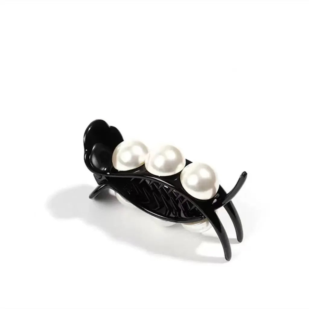 The new pearl back head hairpin grab shark clip is simple and versatile for daily wear