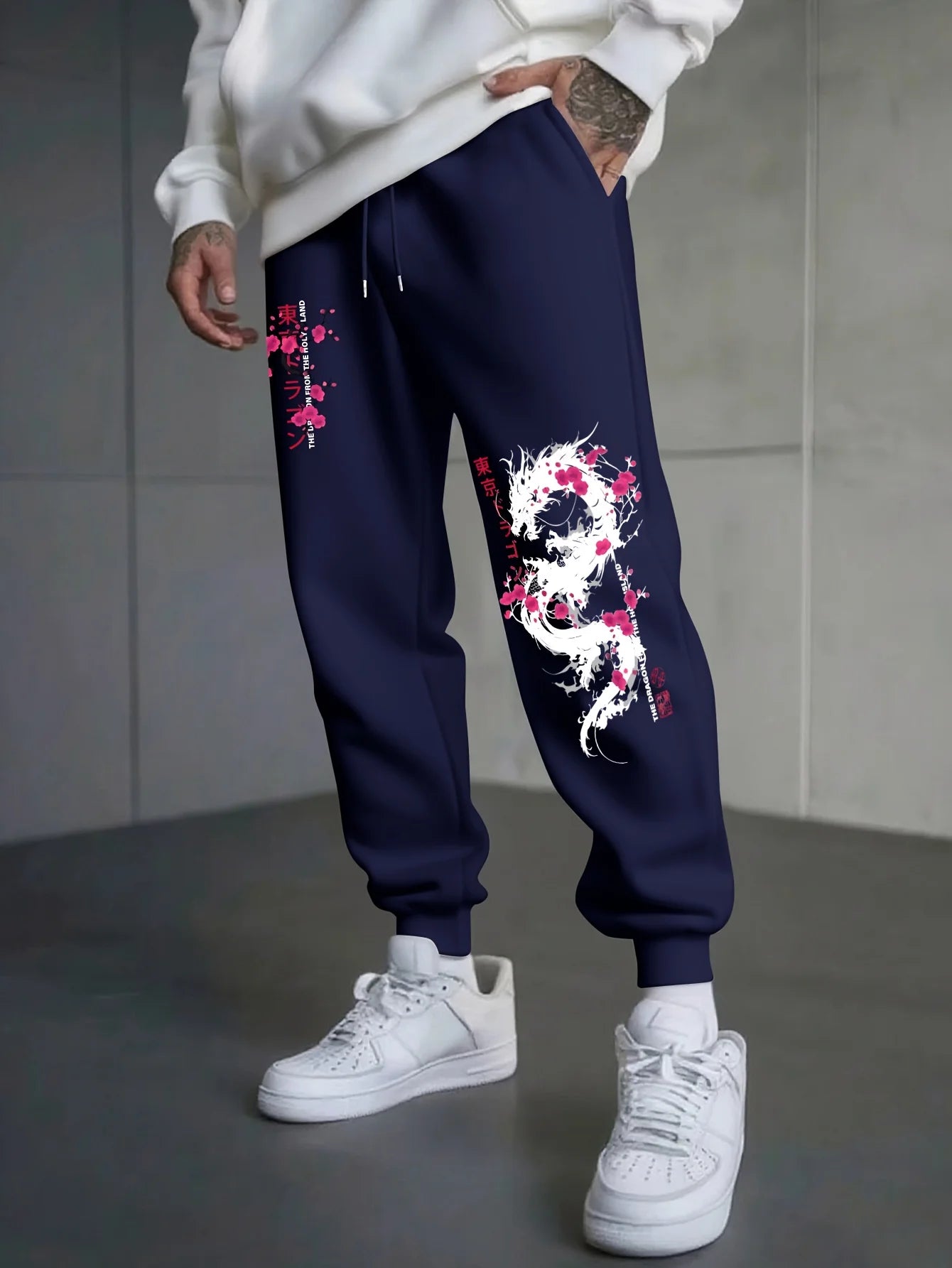 Japanese Dragon and Cherry Blossom Element Print Autumn and Winter Men's Fleece Casual Trousers for Jogging and Outdoor Sports