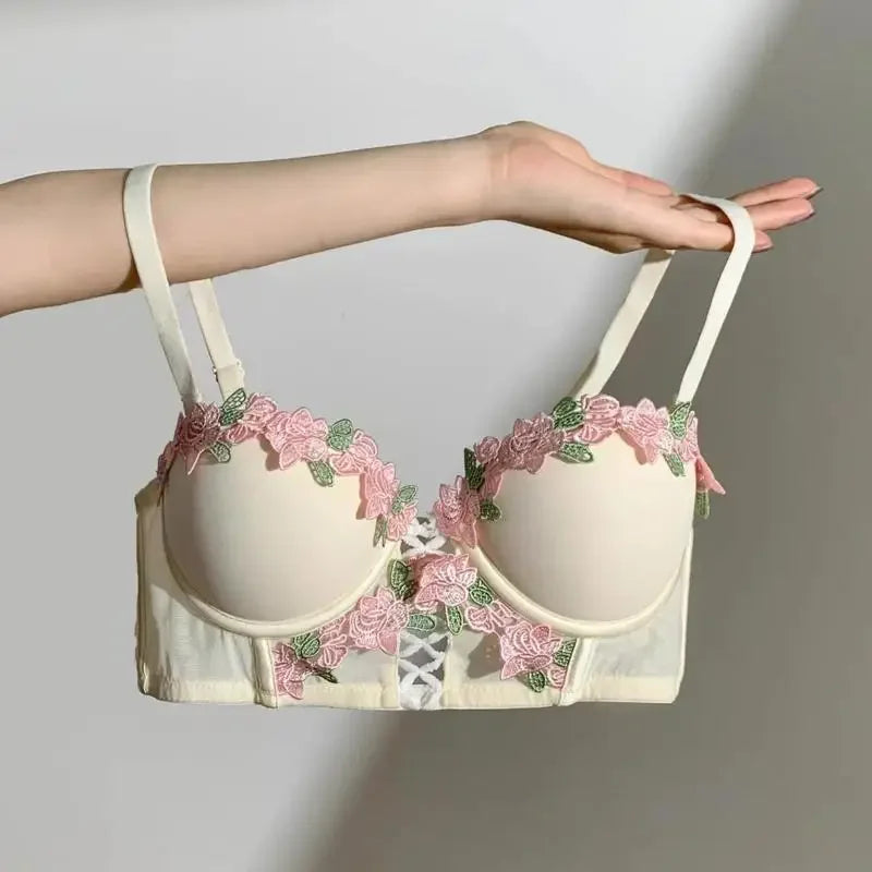 YUQI Wireless Push Up Bra for Small Bust - Floral Embroidery Anti-Sagging Vintage Cream Lace Lingerie Sweet & Sexy No Underwire