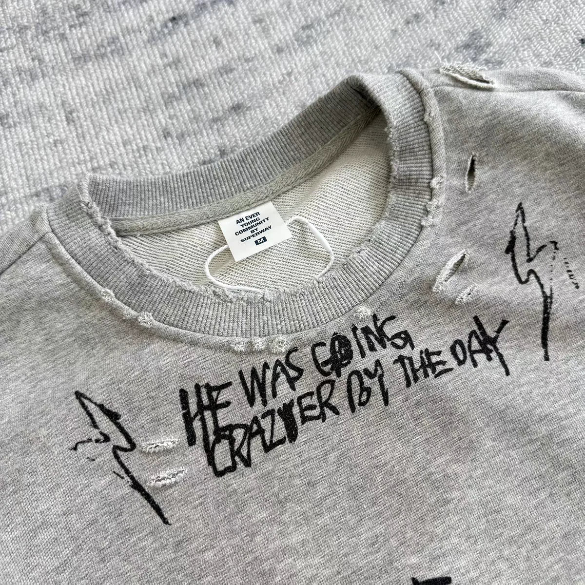 Graffiti illustration letter print ripped top loose casual loop round neck hoodie Men Women Best Quality Hooded Sweatshirt